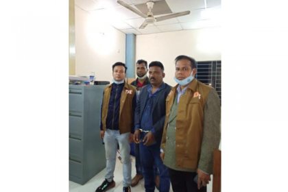 ঢাকা-চট্টগ্রাম মহাসড়কে ১ চাঁদাবাজ গ্রেফতার 

