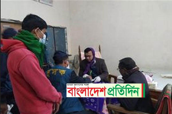 
দুদকের অভিযানে ঝাড়ুদারের পকেটে পাওয়া গেল ৭৪ হাজার টাকা
