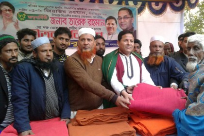 ফরিদপুরে বিএনপি নেতার উদ্যোগে শীতবস্ত্র বিতরণ