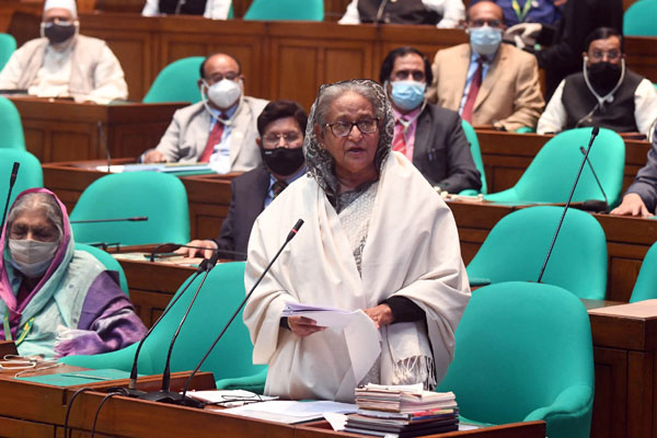 উপায় নেই, নৌকাতেই চড়তে হবে: খালেদা জিয়াকে শেখ হাসিনা

