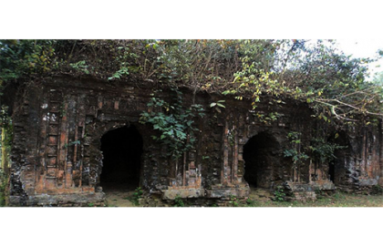মুঘল আমলের ঐতিহাসিক মসজিদটি আজ ভগ্নদশায় 