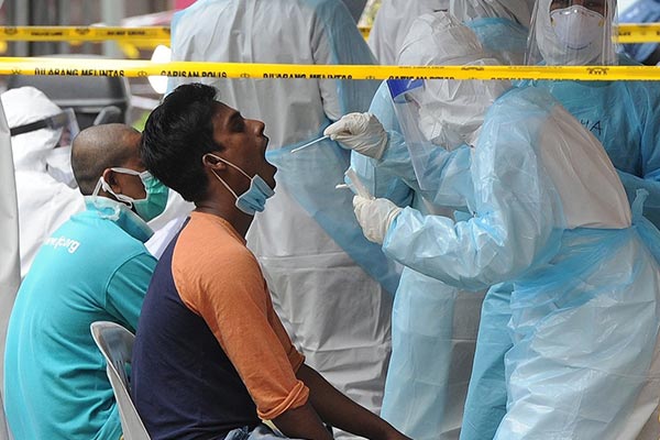 মালয়েশিয়ায় বিদেশী কর্মীদের জন্য সরকারের সতর্কতা