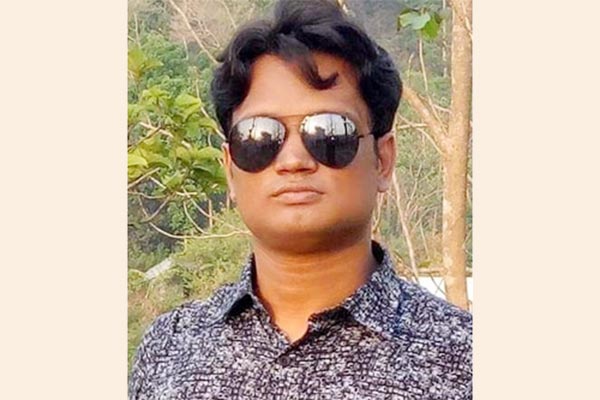 মধ্যরাতে ঢাবির হলে মাদকসেবনকালে সাবেক ছাত্রলীগ নেতা আটক