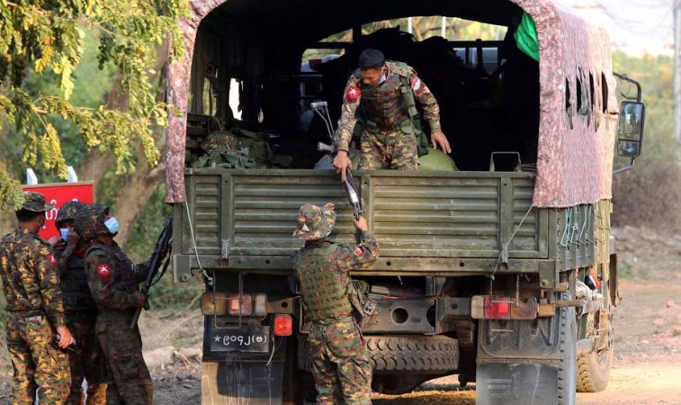 ‘মিয়ানমারের কয়েকশ সংসদ সদস্যকে খোলা আকাশের নিচে আটকে রাখা হয়েছে’ 


