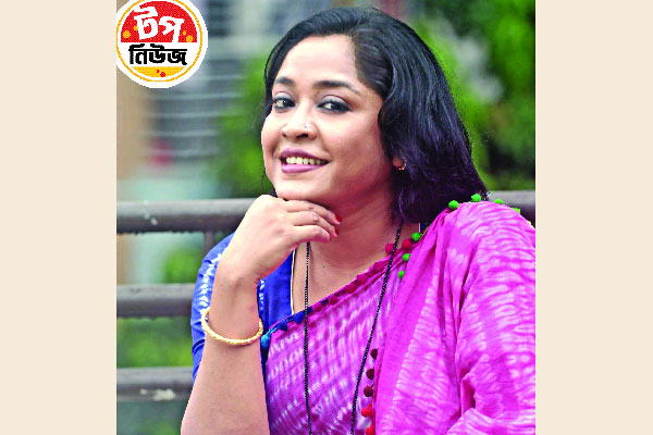 ফিরেছেন চুমকী