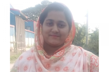 গৃহবধূকে কুপিয়ে ও হাতের রগ কেটে হত্যা