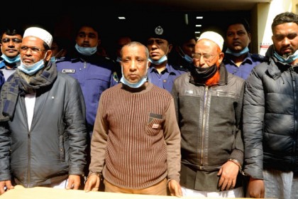বগুড়ায় বিষাক্ত মদপানে ১৬ জনের মৃত্যুর 
ঘটনায় ৪ হোমিও ব্যবসায়ী গ্রেফতার 