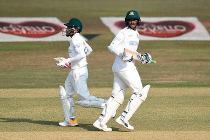 প্রথমদিন শেষে টাইগারদের সংগ্রহ ২৪২
