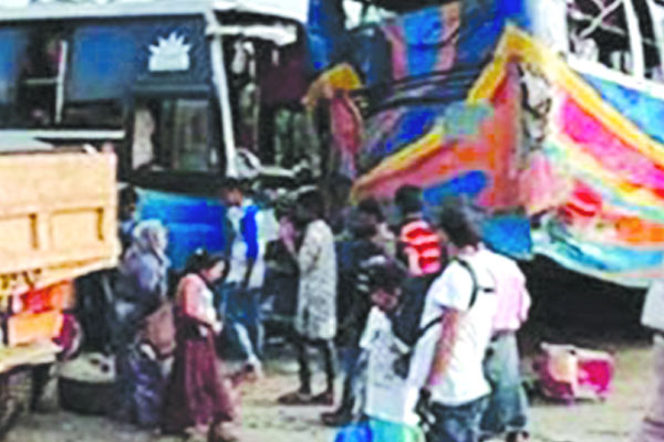 রাজপথ যেন মৃত্যুর ফাঁদ