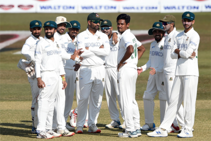 ক্যারিবীয় শিবিরে জোড়া আঘাত মুস্তাফিজের