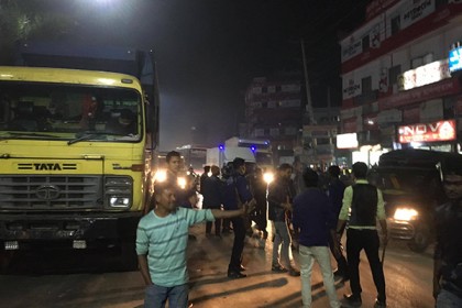 আশুলিয়ায় ট্রাক চাপায় মোটরসাইকেল আরোহী নিহত