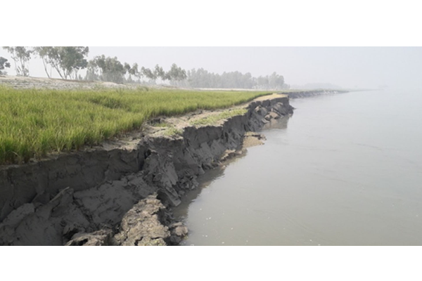 সিরাজগঞ্জে শুষ্ক মৌসুমে ভাঙছে যমুনা
