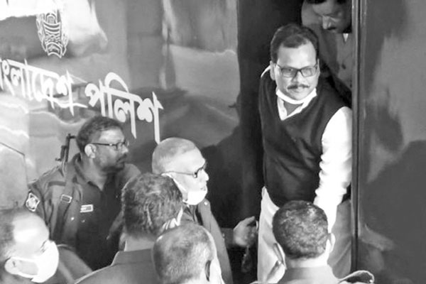 শেখ হাসিনাকে হত্যা চেষ্টায় সাবেক এমপিসহ ৫০ জনের কারাদণ্ড
