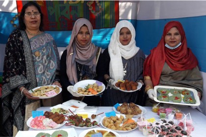 বগুড়ায় পিঠা উৎসব