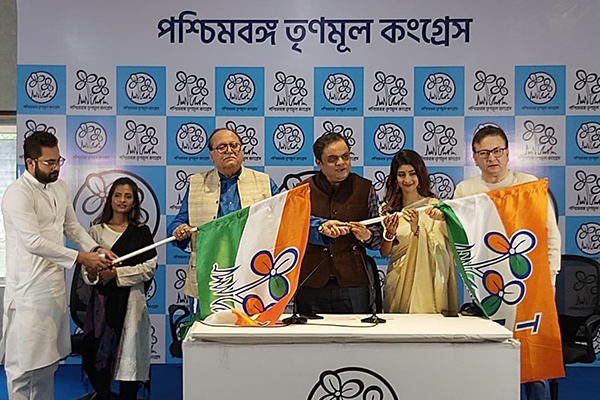 তৃণমূলে নাম লেখালেন দীপঙ্কর দে