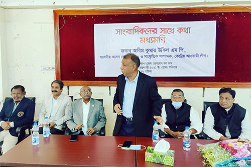 'শেখ হাসিনার নেতৃত্বে মাথা উঁচু করে দাঁড়াতে চাই'