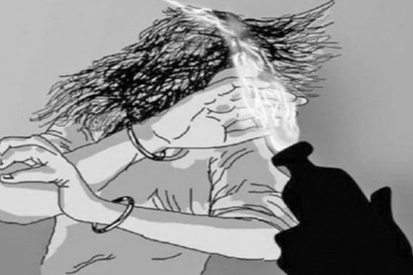 ভোলায় তরুণীকে অ্যাসিড নিক্ষেপ
