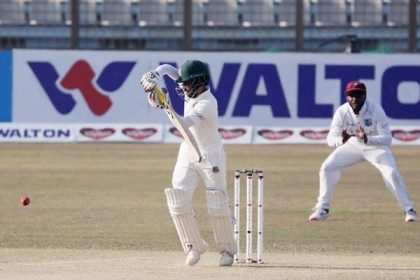 তামিমকে পেছনে ফেললেন মুমিনুল