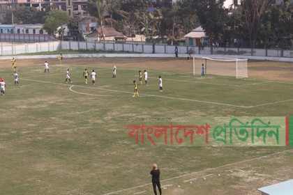 সাইফ স্পোর্টিং ক্লাব ৩-২ গোলে জয়ী