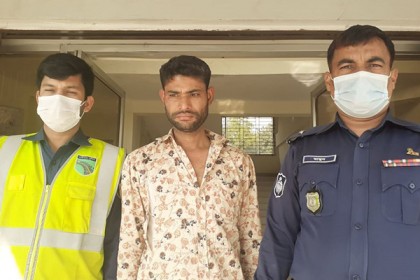 শ্রীপুরে কৌশলে বাসযাত্রীর কাছ থেকে টাকা ছিনতাই, আটক ১