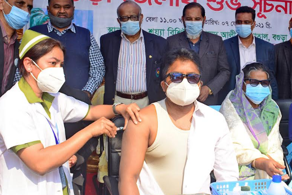 করোনা টিকা নিয়ে সবাইকে টিকা গ্রহণের আহ্বান বগুড়া জেলা প্রশাসকের