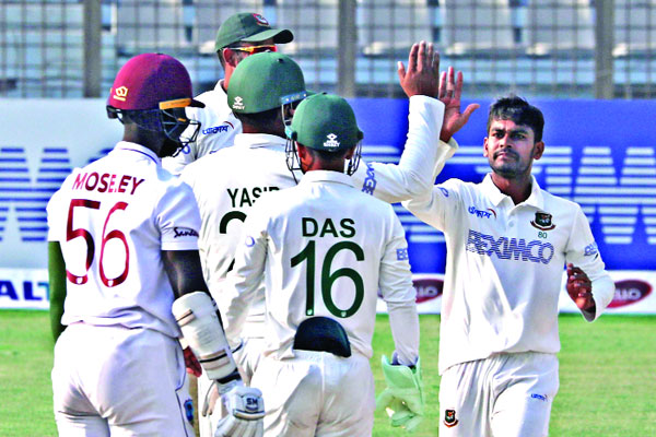 জয়ের অপেক্ষায় বাংলাদেশ