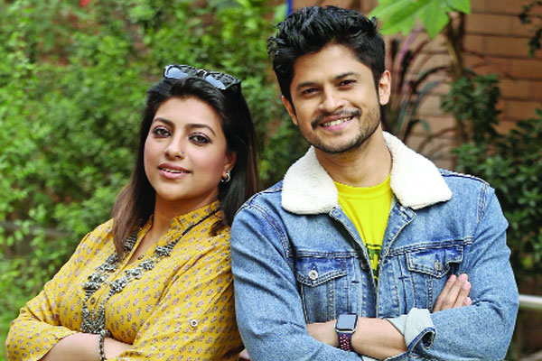 মৌ-নিলয়ের বাহানা