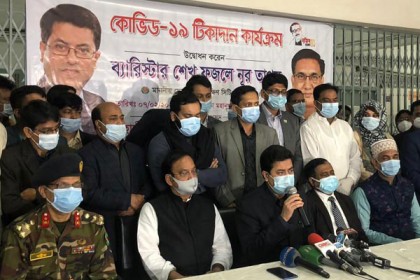 সবাই নির্ভয়ে টিকা নেবেন: মেয়র তাপস

