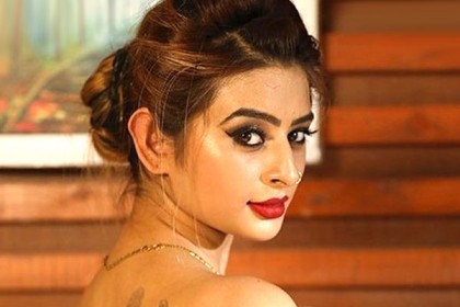 অশ্লীল শুটিং ও পর্নো সাইট চালানোর দায়ে অভিনেত্রী গ্রেফতার