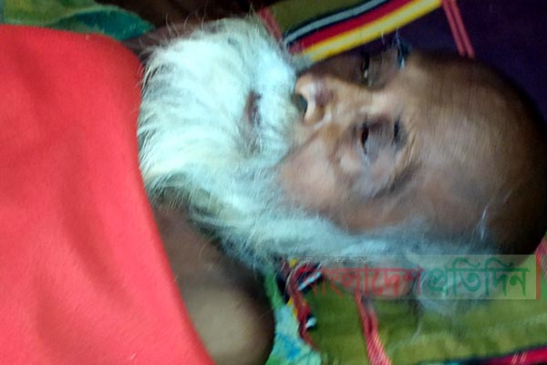 বৃদ্ধ বাবাকে রাস্তায় ফেলে গেলেন সন্তান, হাসপাতালে ভর্তি করল পুলিশ