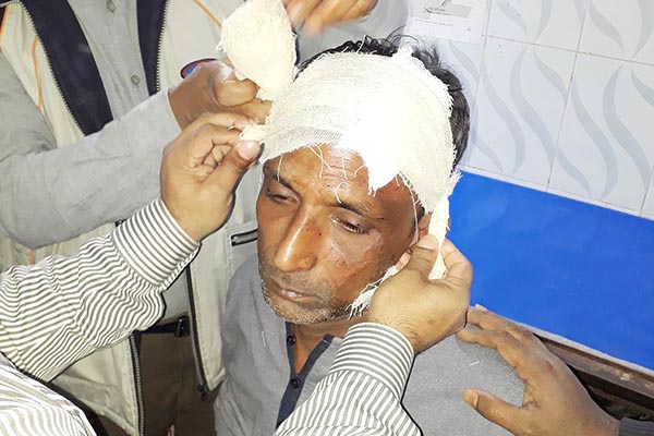 সিংড়ায় পুস্তক প্রকাশক ও বিক্রেতা সমিতির সম্পাদককে পিটিয়ে আহত