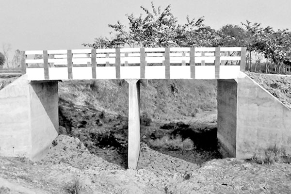 ব্রিজ আছে রাস্তা নেই