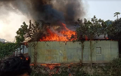 মিঠামইনে তুলার গুদামে আগুন