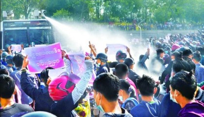 কঠিন পদক্ষেপের দিকে মিয়ানমার সেনাবাহিনী