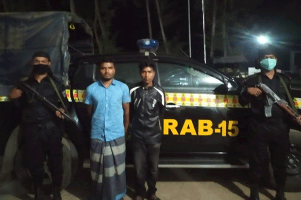 টেকনাফে ইয়াবা ও নগদ টাকাসহ দুই রোহিঙ্গা আটক