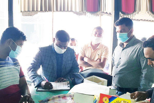 চরভদ্রাসনে দুই দোকানে ভ্রাম্যমাণ আদালতের জরিমানা