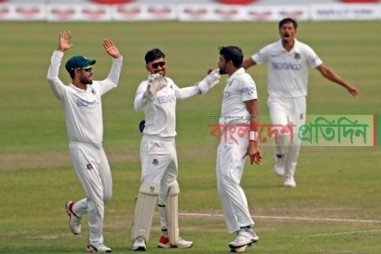 বল হাতে সৌম্যের কারিশমা, ফেরালেন ব্র্যাথওয়েটকে 