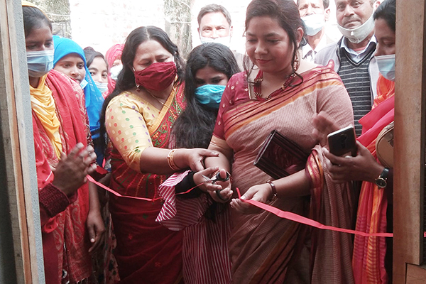 ঠাকুরগাঁওয়ে প্রতিবন্ধী স্কুলে বঙ্গবন্ধু কর্নার উদ্বোধন