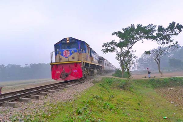 ৫ ঘণ্টা পর সিলেটের সঙ্গে রেল যোগাযোগ চালু

