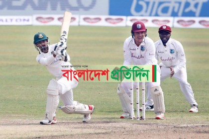 উইকেট বিসর্জন মুশফিকের, ফলোঅনের শঙ্কায় টাইগাররা