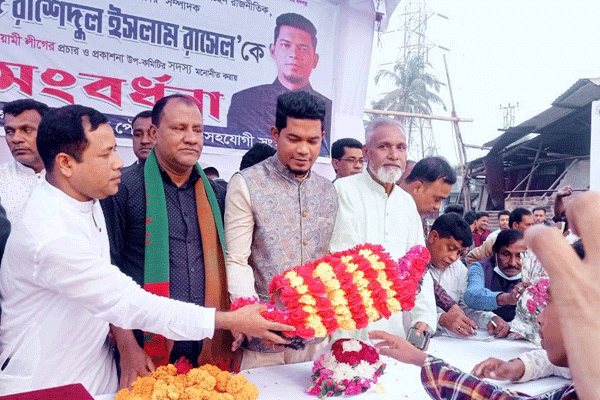 তরুণদের অনলাইন ও অফলাইনে সক্রিয় থাকার আহবান