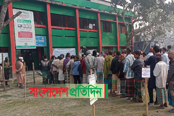 টাঙ্গাইলে যেমন ভোট হচ্ছে 

