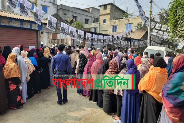 চাটখিল-সোনাইমুড়ি পৌর নির্বাচন: দলীয় প্রতীকের ভোট দিতে পারছেন না ভোটাররা