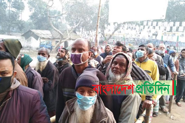 লালমনিরহাটে ইভিএম ভোটিং নিয়ে বিড়ম্বনায় ভোটাররা