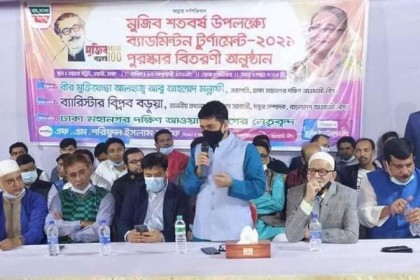 ওয়ারীতে কৃতী শিক্ষার্থী সংবর্ধনা ও পুরস্কার বিতরণ

