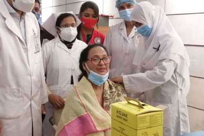 'ভ্যাকসিন নিয়ে গুজব ছড়াচ্ছে তারা জনগণের শত্রু'

