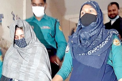 সেই দিন রেস্টুরেন্টে কী হয়েছে, জানালেন ডিজে নেহা

