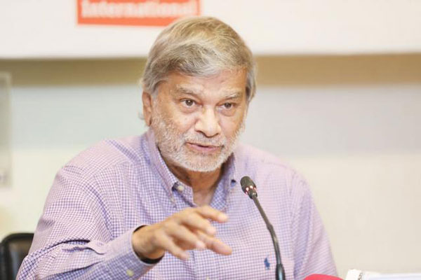 ‘কচুরিপানা খেতে নয়, এটা নিয়ে গবেষণা করতে বলেছিলাম’
