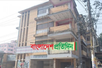 মধ্যরাতে মেস থেকে বের করে দেওয়া হলো ২১ নেপালি শিক্ষার্থীকে!