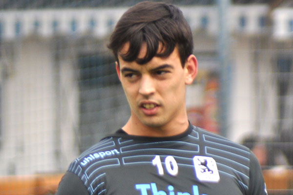 প্রতিপক্ষকে কামড়ে আলোচনায় স্প্যানিশ ফুটবলার